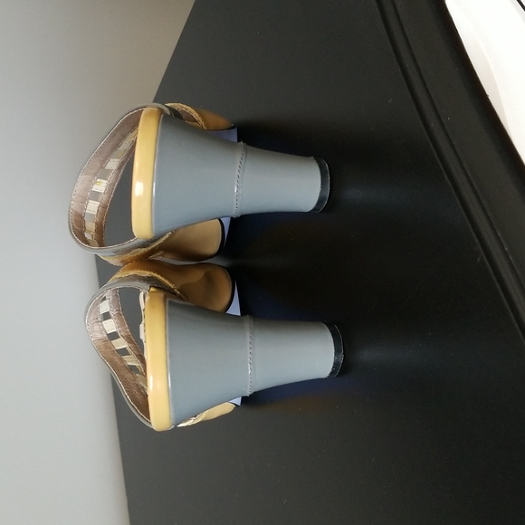 Mustard & grey patent open toe slide in heels - Picture 3 of 5